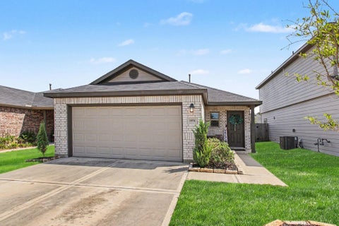 Homes For Rent - 1974 Hidden Cedar Drive<br/> Conroe, TX 77301