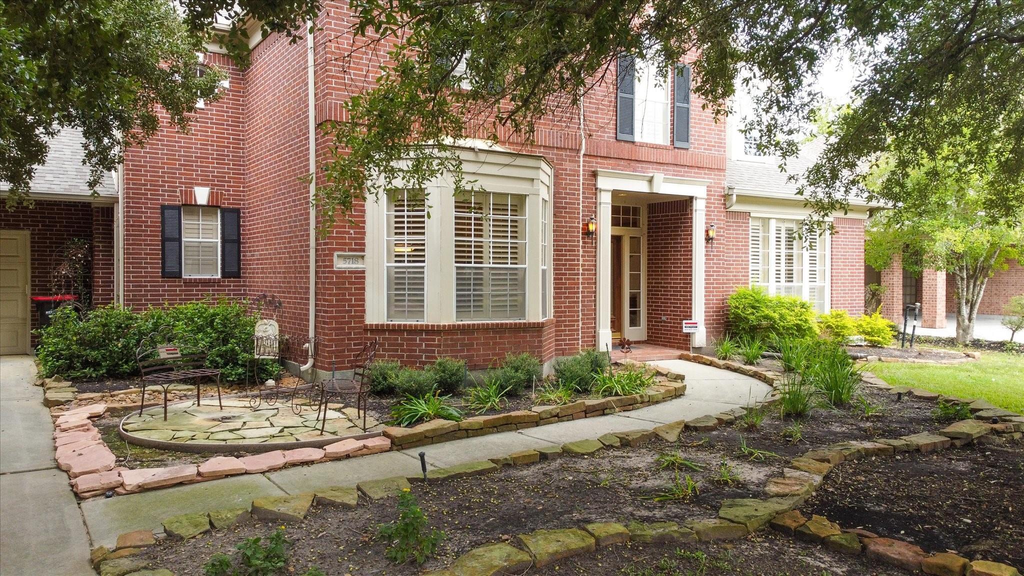 5718 Oakmoss Trail
