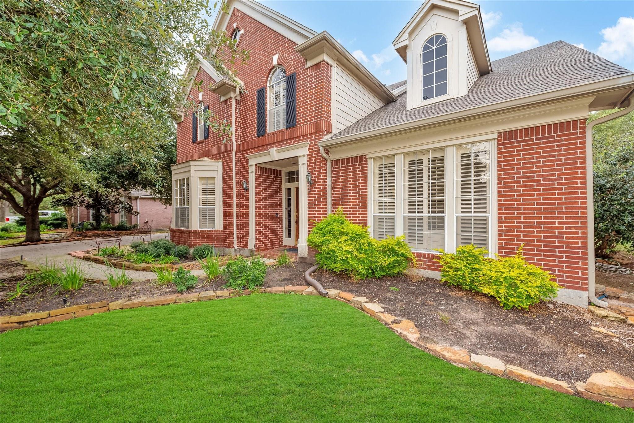5718 Oakmoss Trail