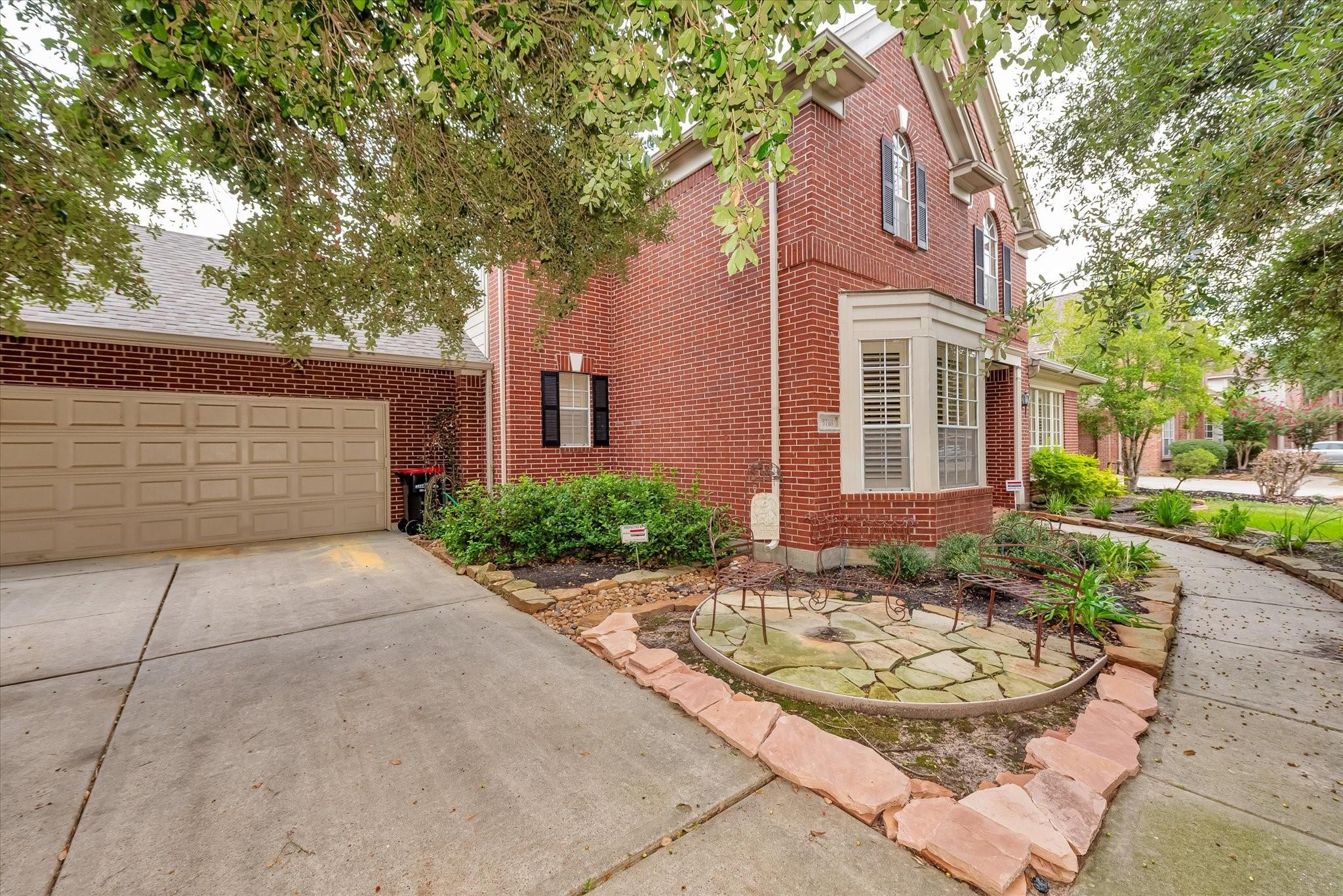 5718 Oakmoss Trail