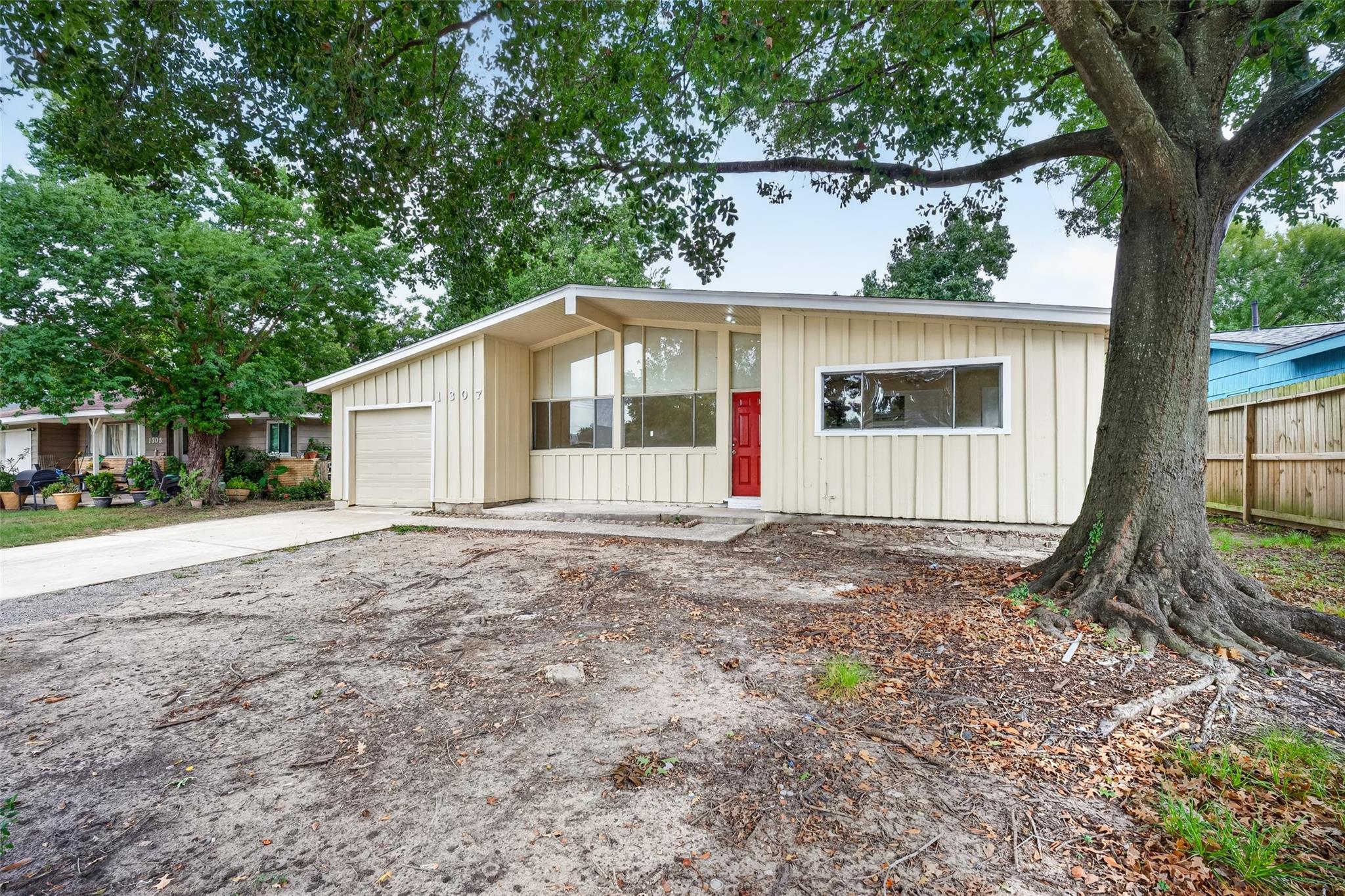 1307 Camden Road