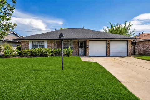 Photo of 5426 Fairgreen Lane, Houston, TX 77048 (MLS # 8792476)