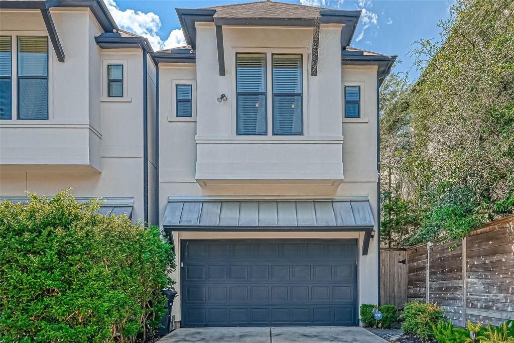 Photo of 5811 Kiam Street, Houston, TX 77007 (MLS # 82067977)