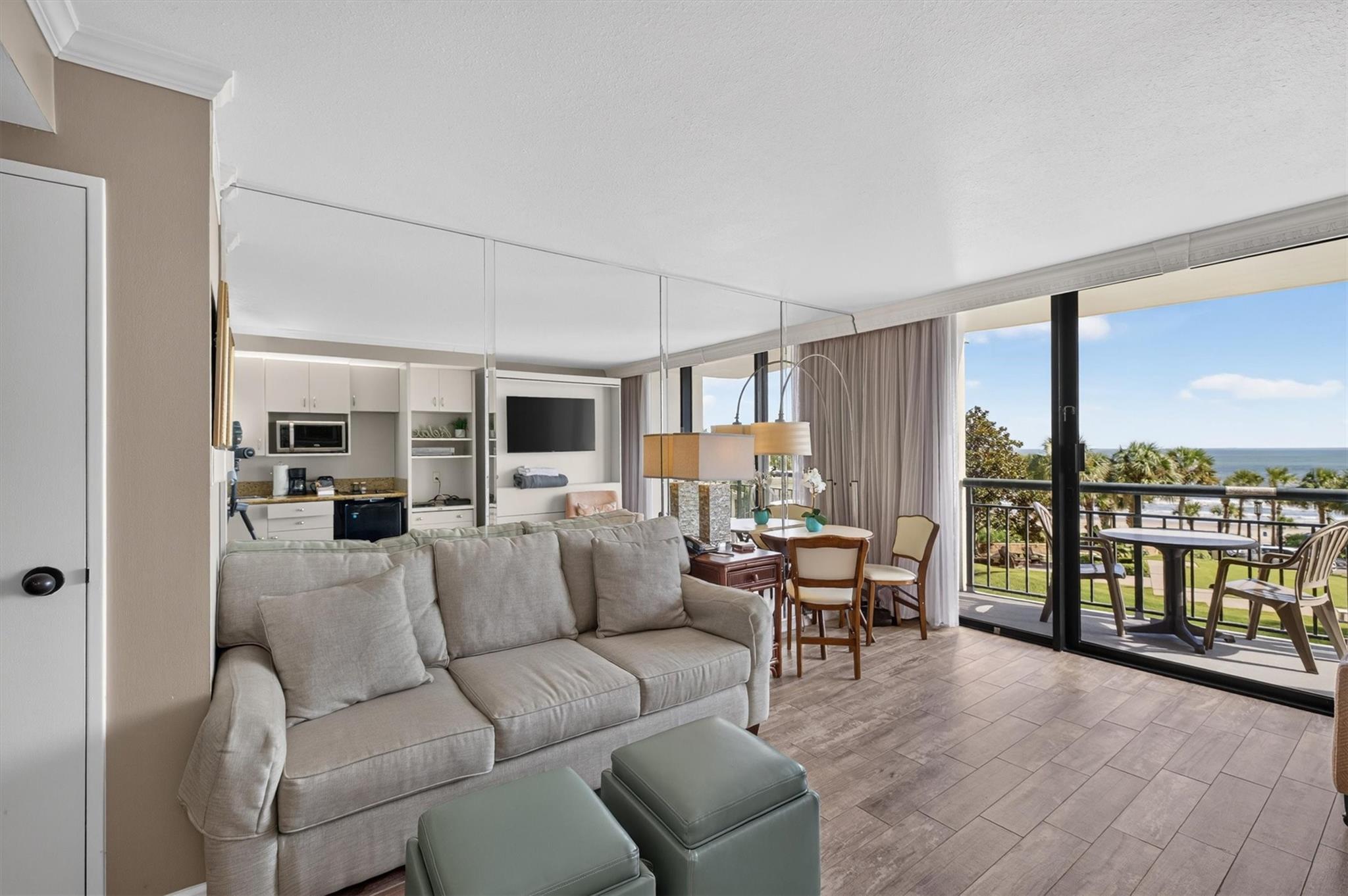 5220 Seawall Boulevard 532D