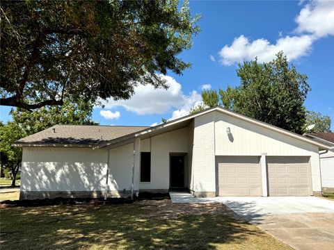 Photo of 11503 Burlwood Drive, Houston, TX 77089 (MLS # 66180448) Photo of 11503 Burlwood Drive, Houston, TX 77089 (MLS # 66180448)