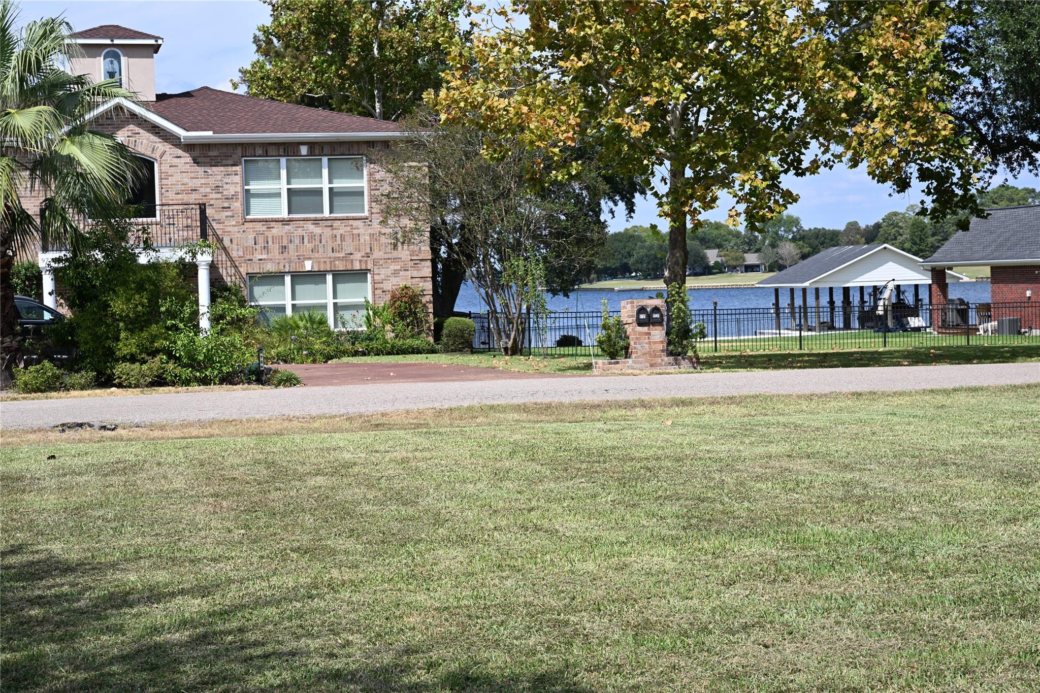 NA West Shore Drive