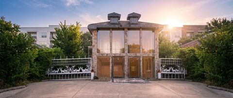 Photo of 5 Briar Dale Court, Houston, TX 77027 (MLS # 24437933)