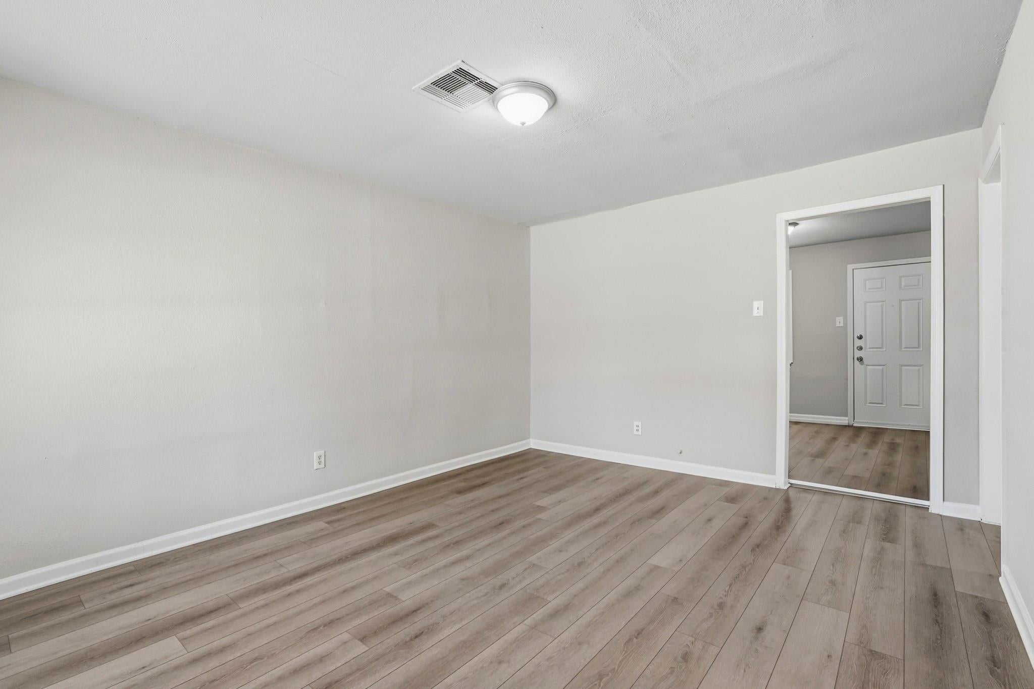 2401 Windsor Lane