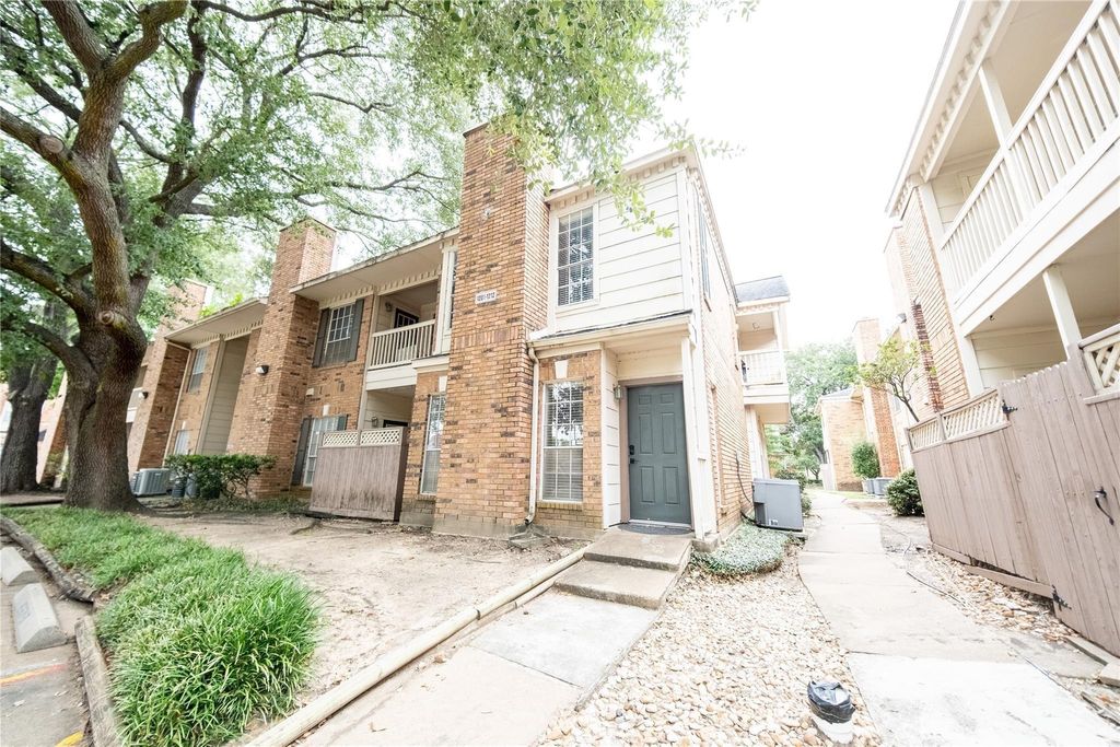 Photo of 2626 Holly Hall Street #1201, Houston, TX 77054 (MLS # 35807433)