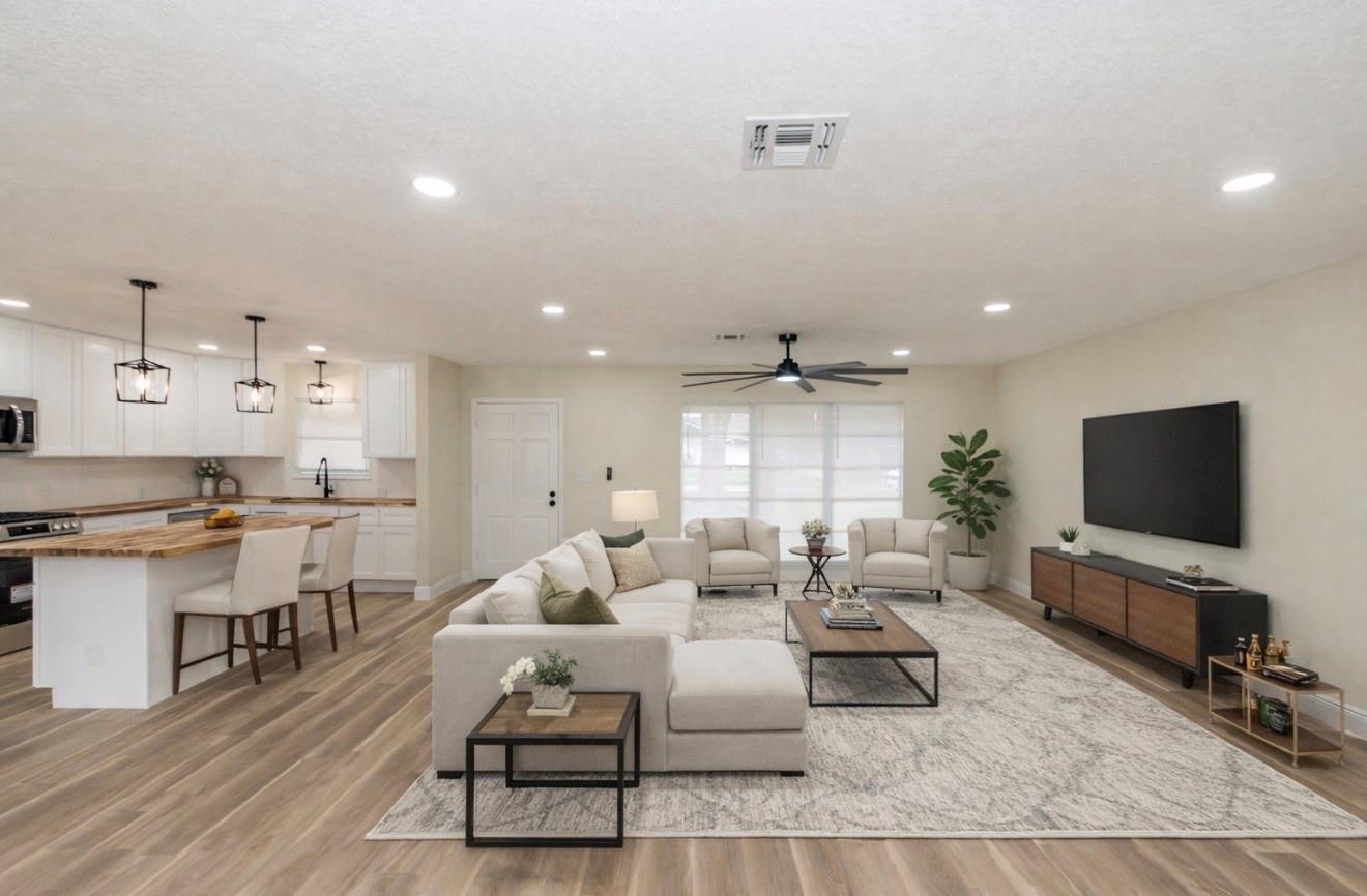 1318 Meadow Lark Street