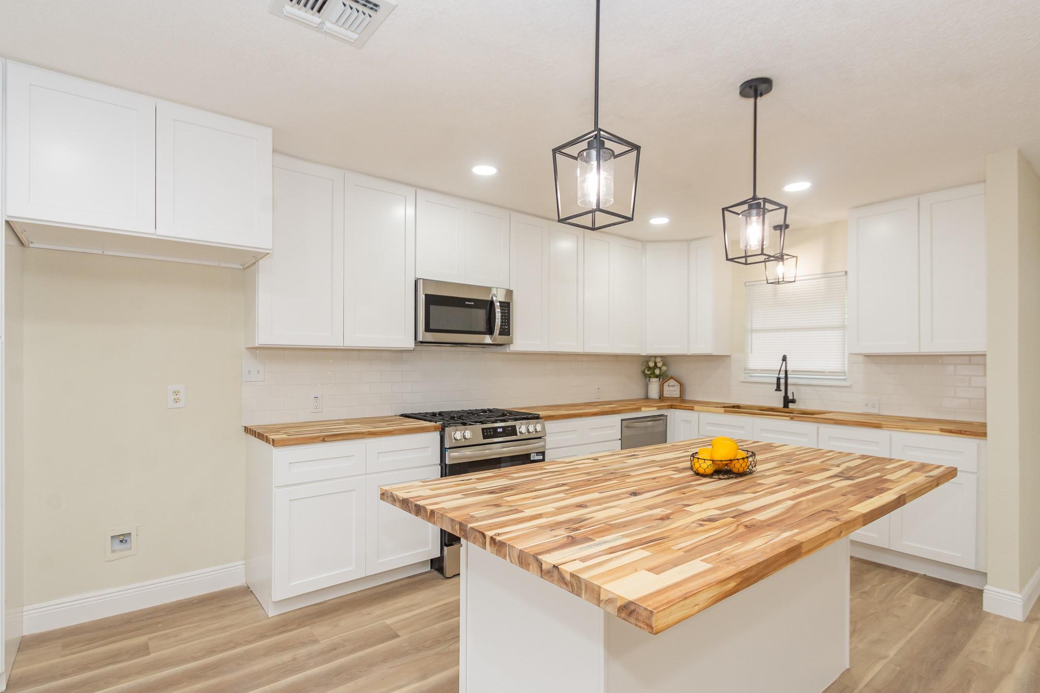 1318 Meadow Lark Street