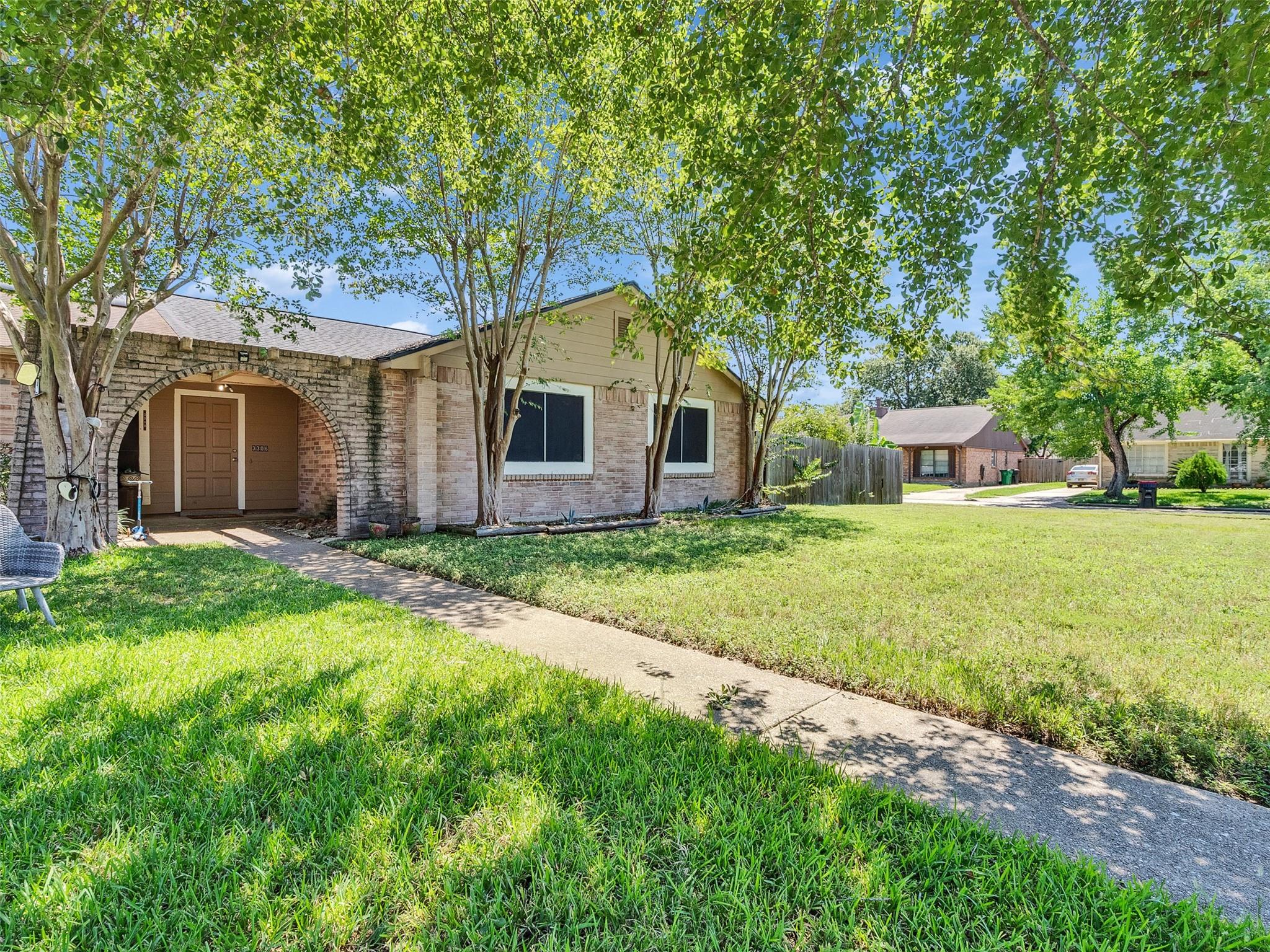 3306 Mayfly Court