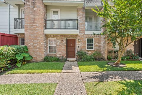 Photo of 5514 Beverlyhill Street #2, Houston, TX 77056 (MLS # 94589571)