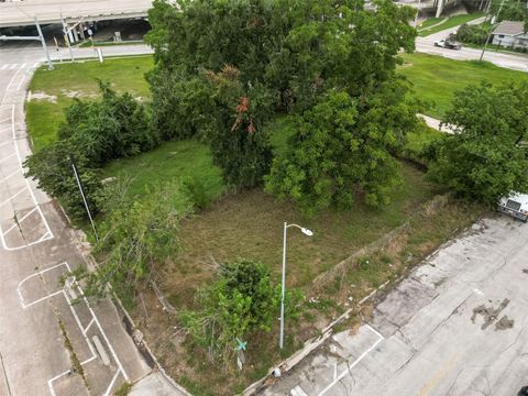 Photo of 1605 Euel Street, Houston, TX 77009 (MLS # 6418181)