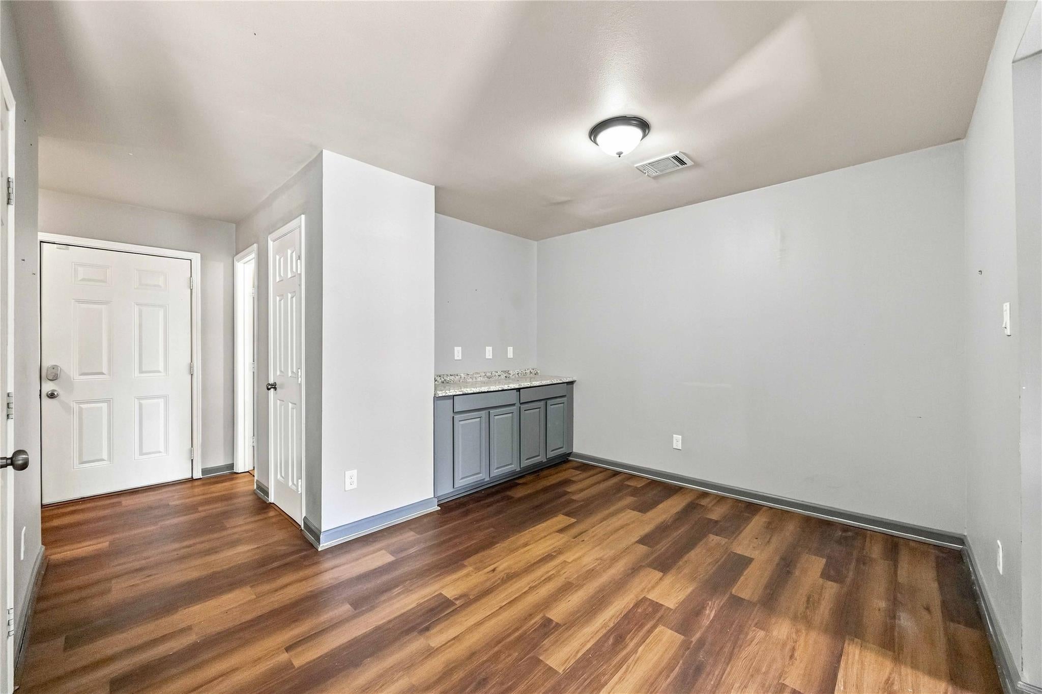 1814 Country Village Boulevard 7