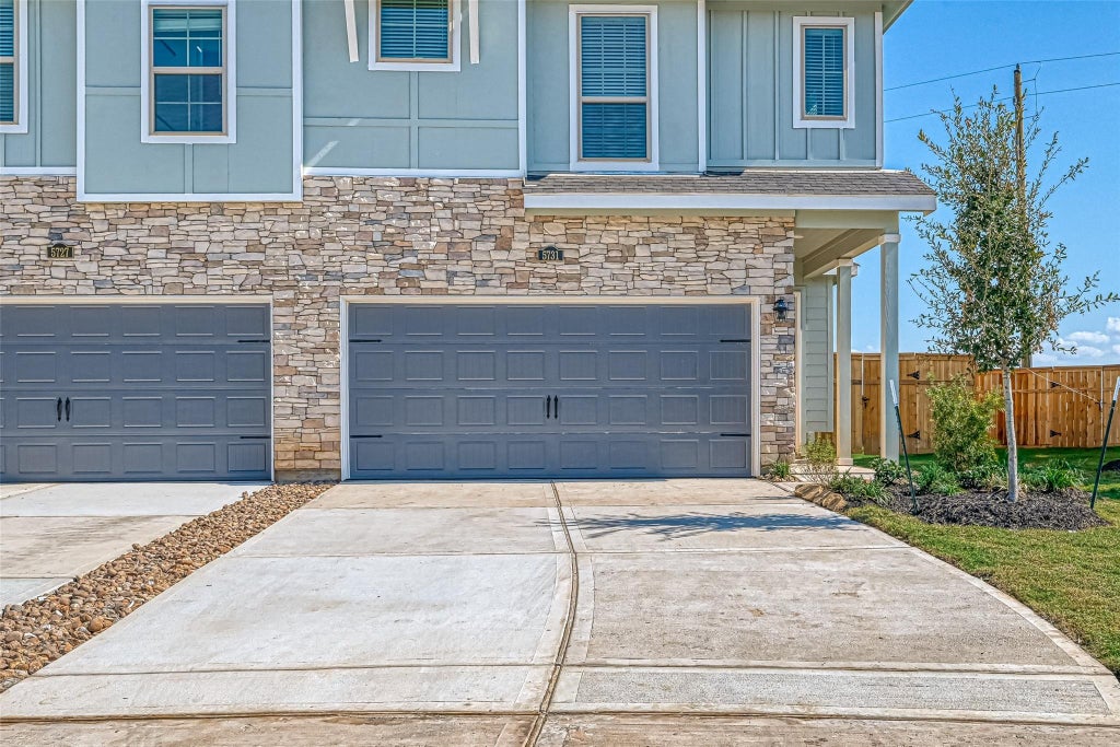 Photo of 5731 Foggy Vine Court, Fulshear, TX 77441 (MLS # 52095588)