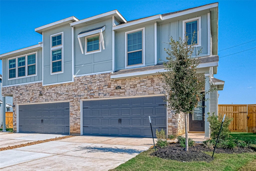 Photo of 5731 Foggy Vine Court, Fulshear, TX 77441 (MLS # 52095588)