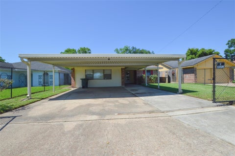 Photo of 9210 Mapes Street, Beaumont, TX 77707 (MLS # 21127802)