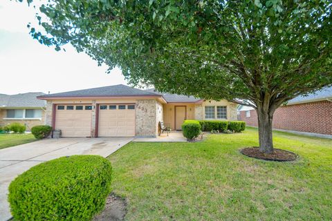Photo of 7423 Londres Drive, Houston, TX 77083 (MLS # 31198929) Photo of 7423 Londres Drive, Houston, TX 77083 (MLS # 31198929)