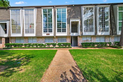 Photo of 12633 Memorial Drive #72, Houston, TX 77024 (MLS # 10228801)