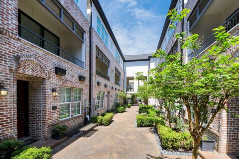 Photo of 6072 Kansas Street, Houston, TX 77007 (MLS # 21550558)