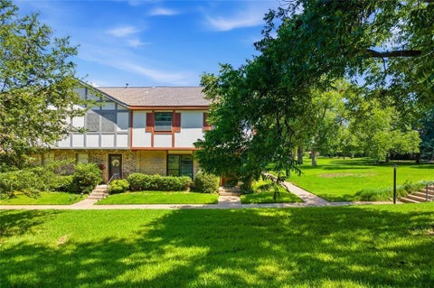Photo of 286 Westview Terrace, Arlington, TX 76013 (MLS # 95958398)