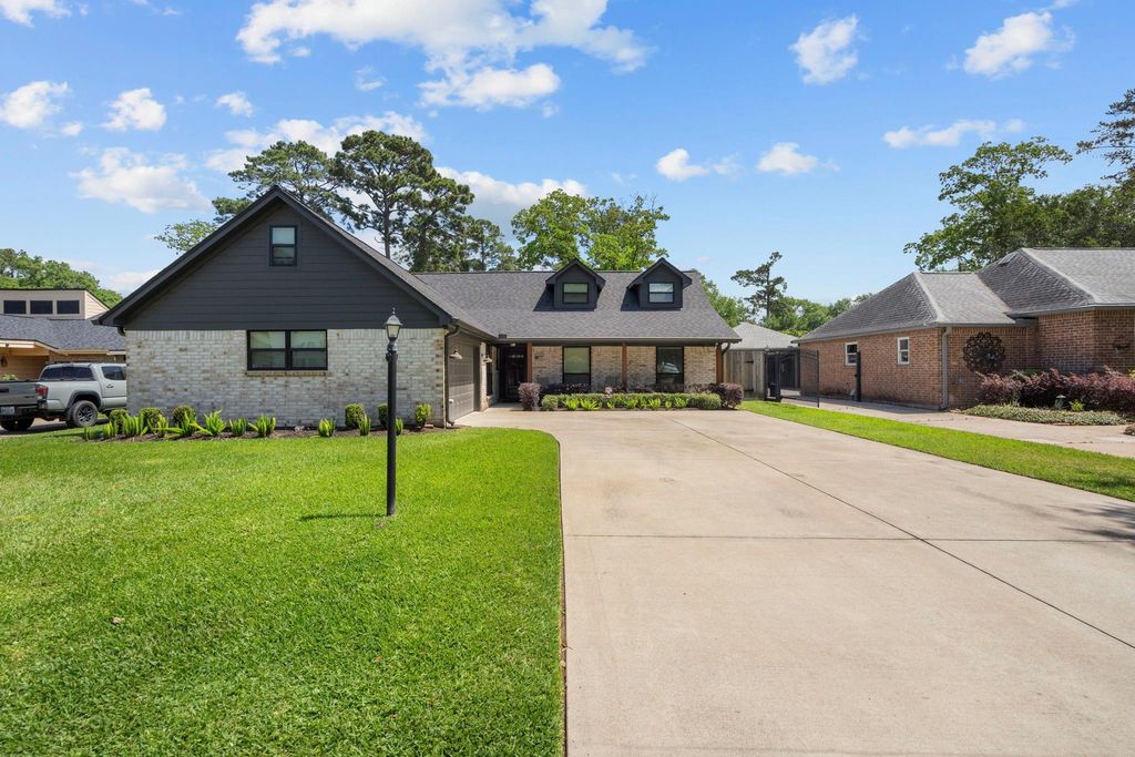 Photo of 19602 Dianeshire Drive, Spring, TX 77388 (MLS # 95752840)