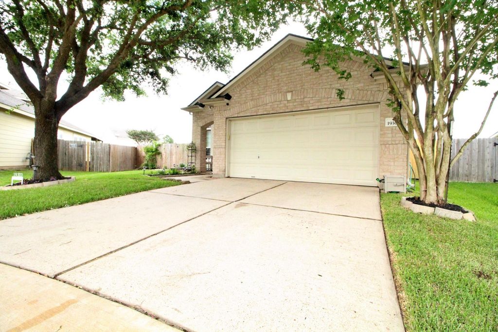 Photo of 19302 Golden Cactus Lane, Cypress, TX 77433 (MLS # 14340383)