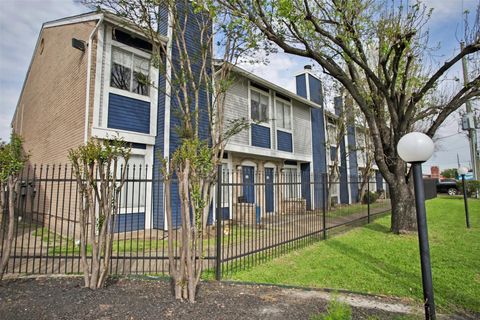 Photo of 2700 S Dairy Ashford Road #510A, Houston, TX 77082 (MLS # 48176015)