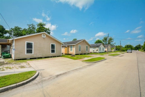 Photo of 6010 Collingsworth ST #2, Houston, TX 77026 (MLS # 13266718)
