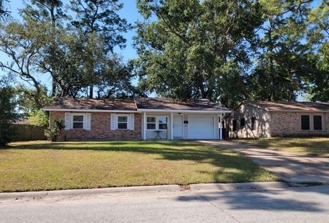 Photo of 10535 Hollyglen Drive, Houston, TX 77016 (MLS # 40070553)