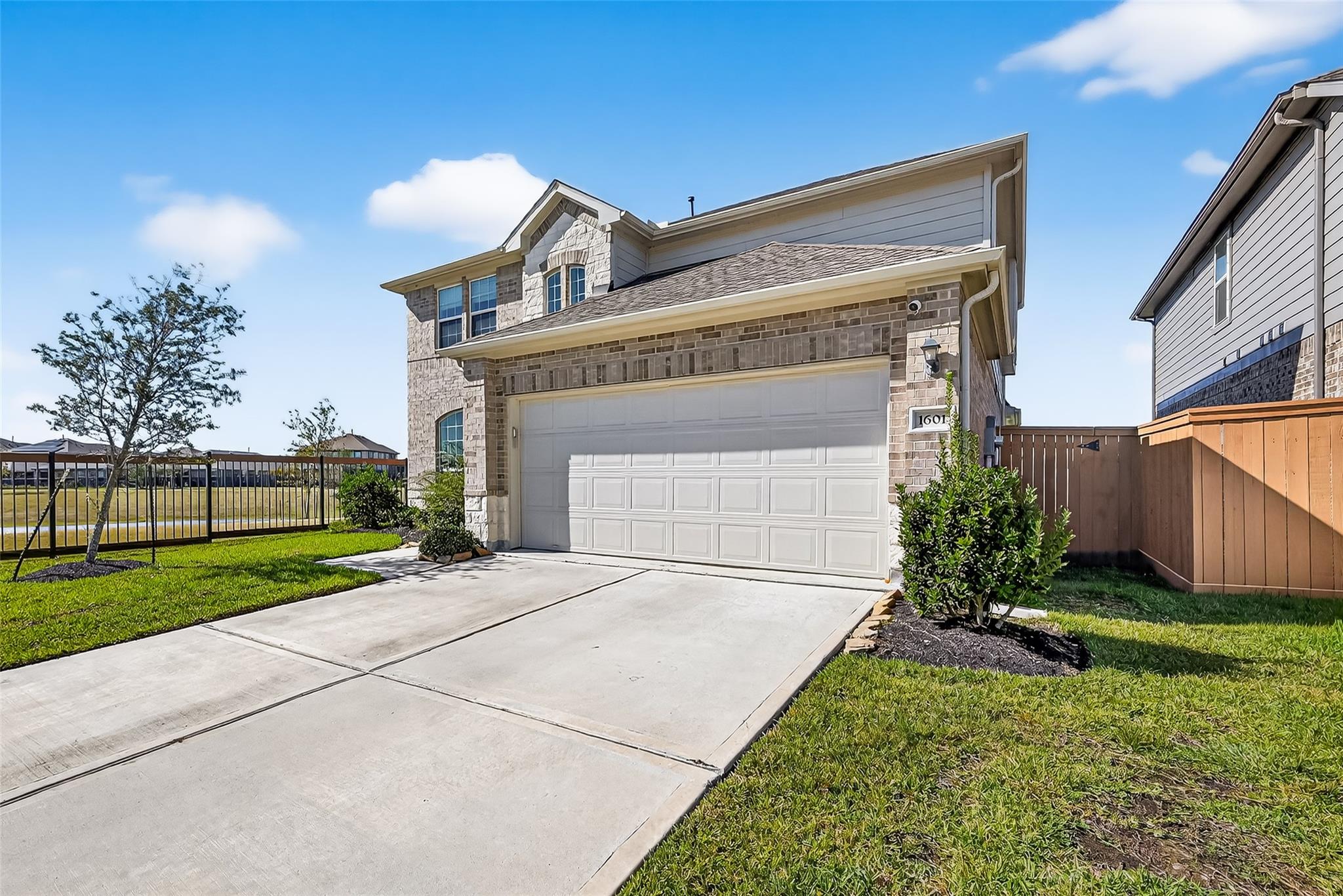 1601 Darwin Cedar Drive