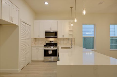Tiny photo for 957 Ringold Street, Houston, TX 77088 (MLS # 70645492)