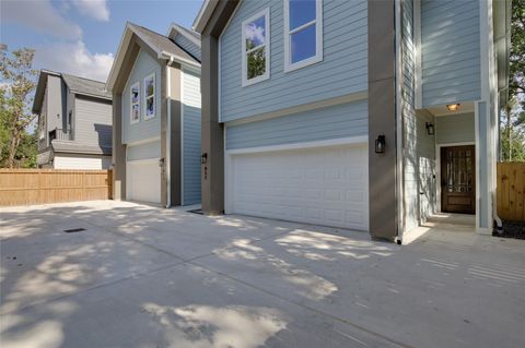 Tiny photo for 957 Ringold Street, Houston, TX 77088 (MLS # 70645492)