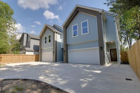 Tiny photo for 957 Ringold Street, Houston, TX 77088 (MLS # 70645492)