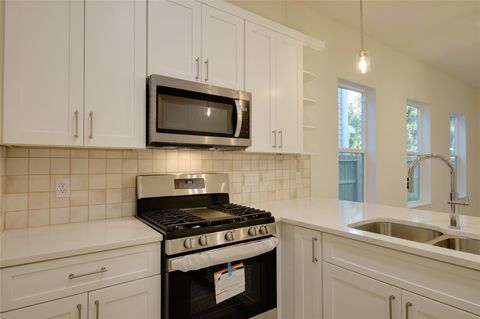 Tiny photo for 957 Ringold Street, Houston, TX 77088 (MLS # 70645492)