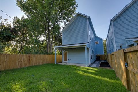 Tiny photo for 957 Ringold Street, Houston, TX 77088 (MLS # 70645492)
