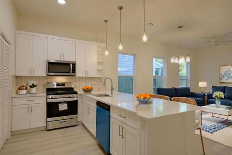 Tiny photo for 957 Ringold Street, Houston, TX 77088 (MLS # 70645492)