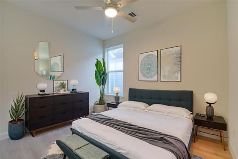Tiny photo for 957 Ringold Street, Houston, TX 77088 (MLS # 70645492)