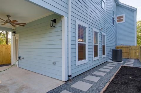 Tiny photo for 957 Ringold Street, Houston, TX 77088 (MLS # 70645492)