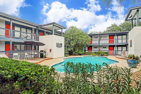 Photo of 1501 Hyde Park Boulevard #7, Houston, TX 77006 (MLS # 6687533)