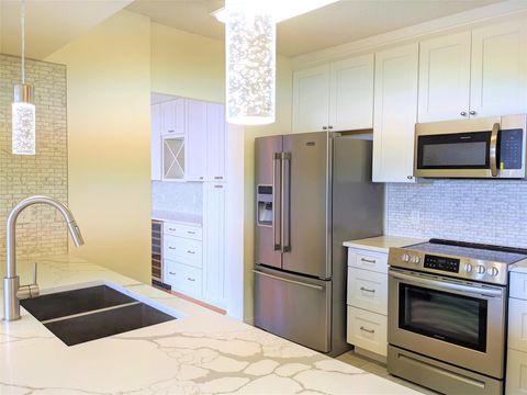 Photo of 5001 Woodway Drive #1406, Houston, TX 77056 (MLS # 33404716)