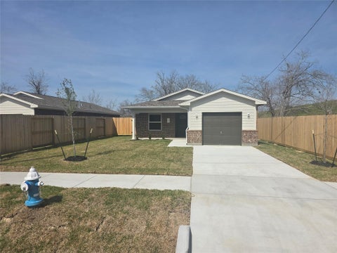 Homes For Sale - 9831 Pelsey Street<br/> Houston, TX 77029