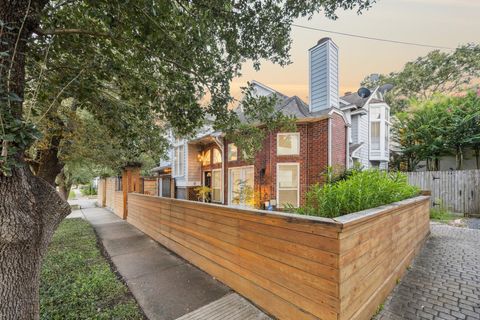 Photo of 220 E 8th Street, Houston, TX 77007 (MLS # 85861435)