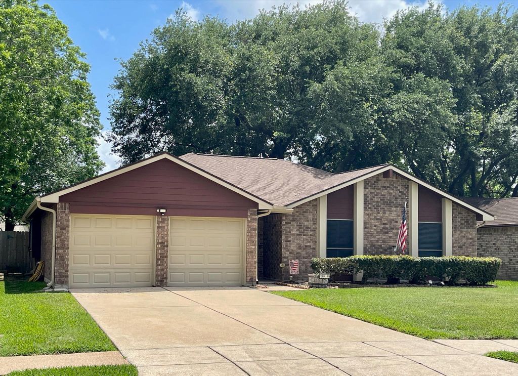 Photo of 2919 Laurelridge Drive, League City, TX 77573 (MLS # 66984710)