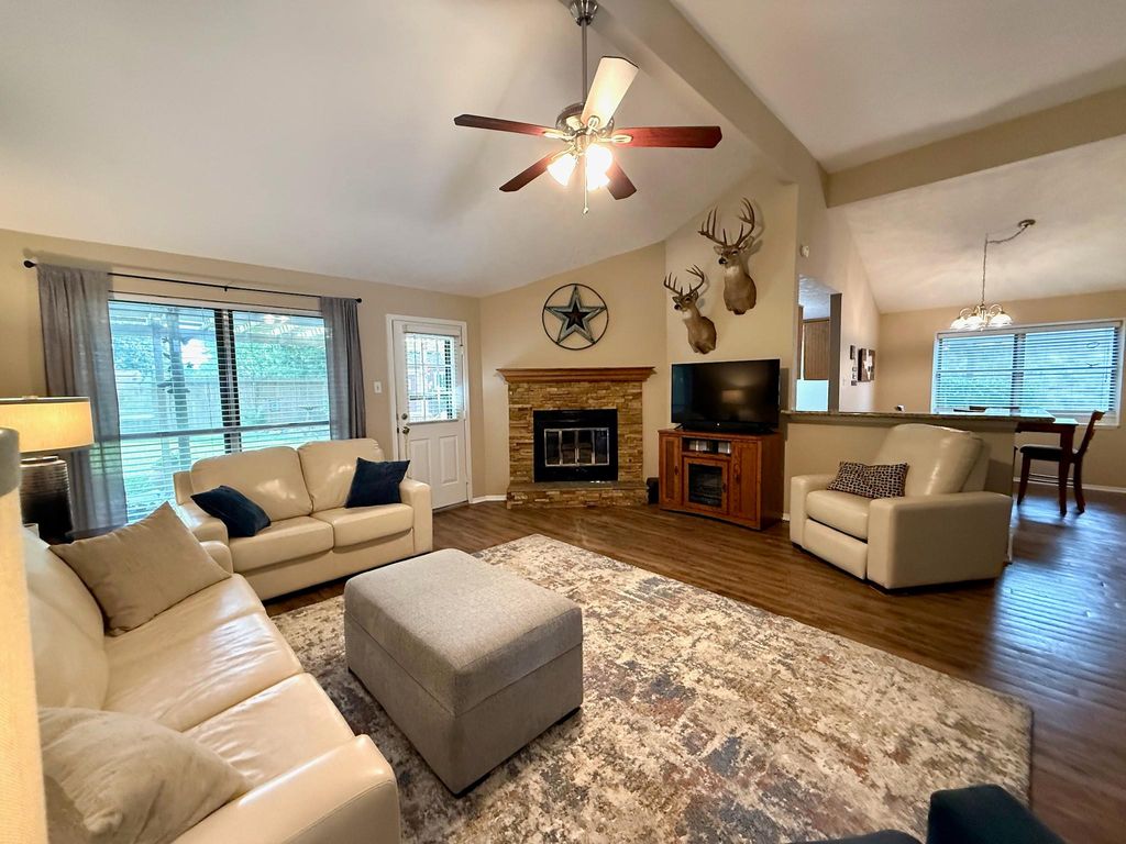 Photo of 2919 Laurelridge Drive, League City, TX 77573 (MLS # 66984710)