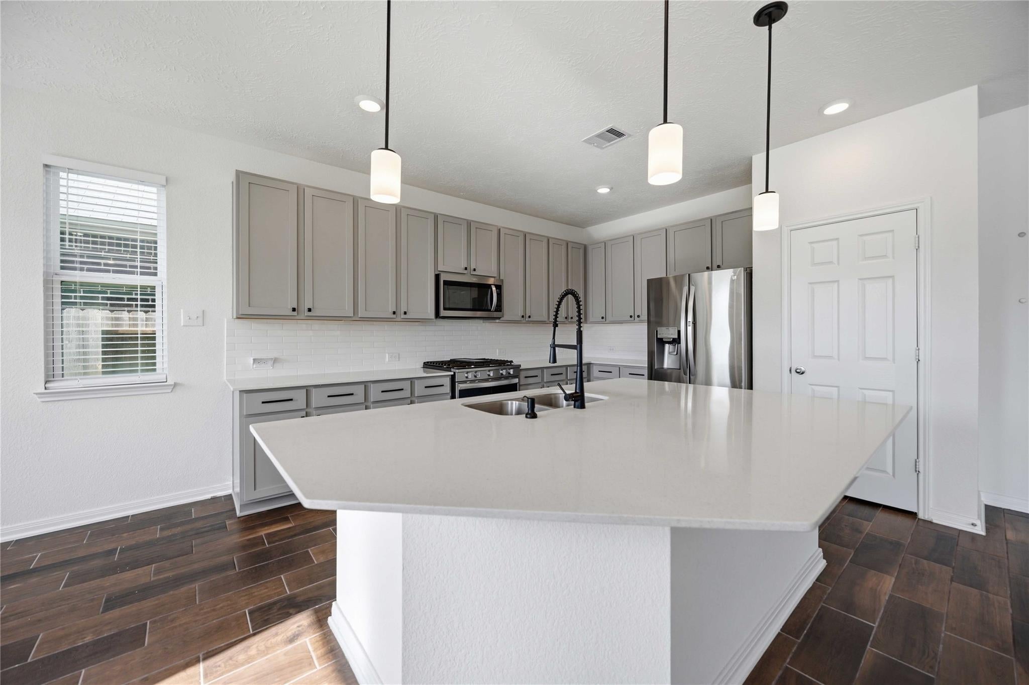2111 Katalonia Lane