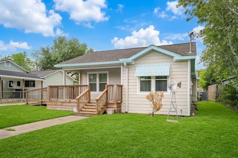 Photo of 405 N College Street, Weimar, TX 78962 (MLS # 98064661)