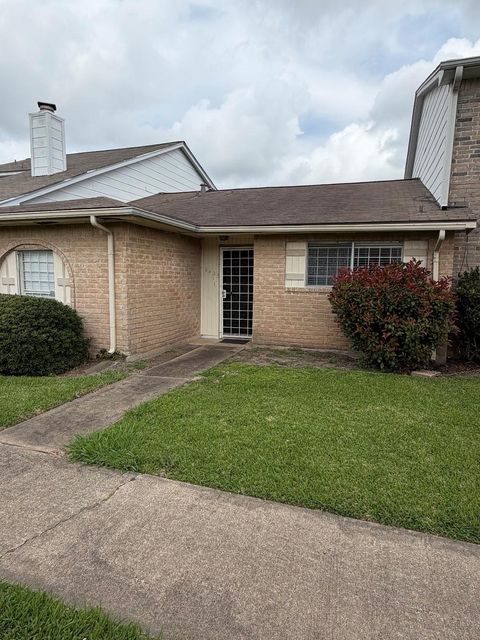 Photo of 6423 S Briar Bayou Drive, Houston, TX 77072 (MLS # 54970918)