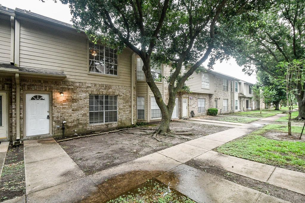 Photo of 1069 Birnham Woods Boulevard, Pasadena, TX 77503 (MLS # 73520269)